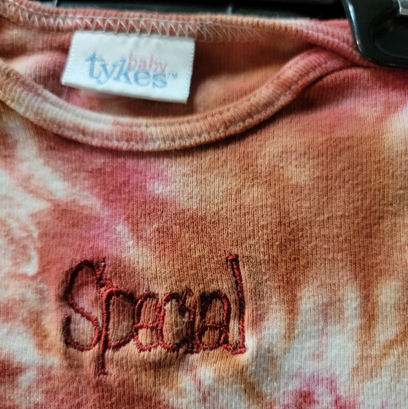 0 to 3 month onsie - Picture 2 of 4